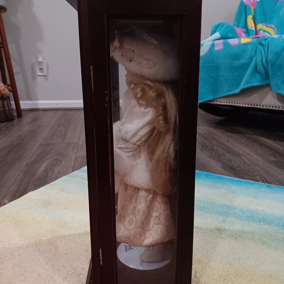 1999 Camellia Garden Collection 16" Porcelain Doll in Wood and Glass Case - Picture 8 of 8